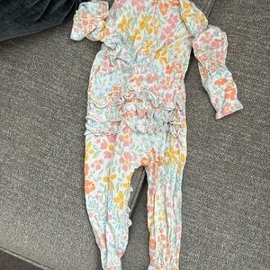Posh peanut 6-9 months footied pajamas. Ruffle butto
